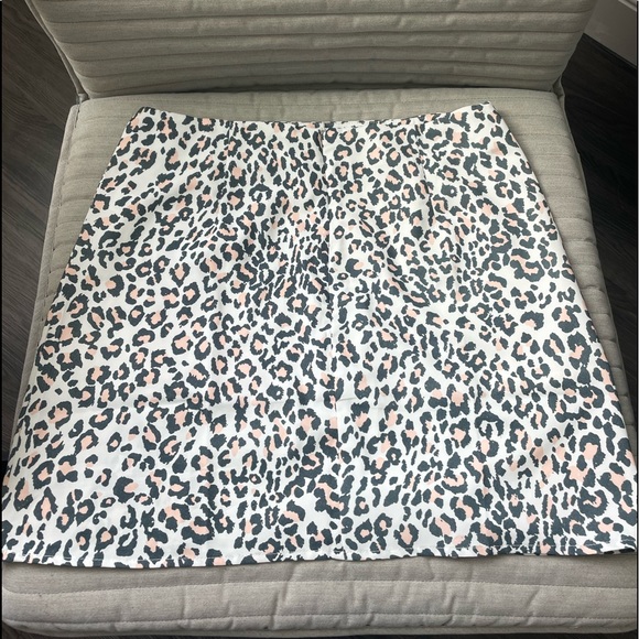 Fitted cheetah print skirt - Picture 3 of 4